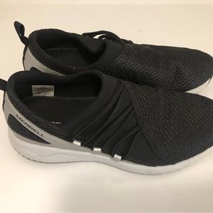 Womens Merrell slip-on Athletic shoes size 7.5